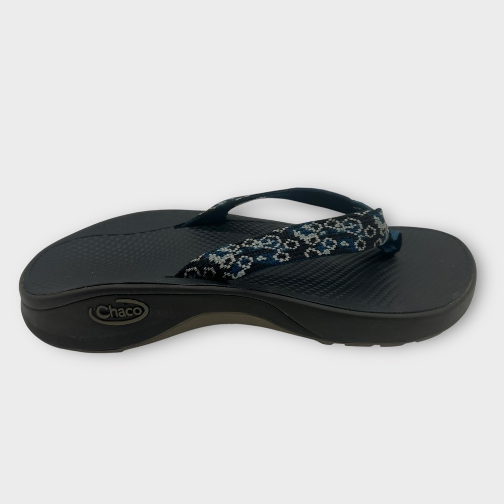 Chaco’s Girls Kids Flip Flops Thongs‎ Size 4 Juniors Swim Beach Sandals Floral